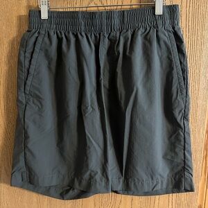 Columbia Gray Shorts Mens Size Medium no tags but never worn to small